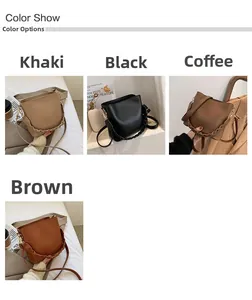 Gros plan de sacs seaux stylés avec poignées tressées en quatre couleurs tendance