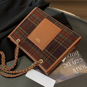Retro plaid wool tote bag with leather pocket and gold chain strap for autumn winter