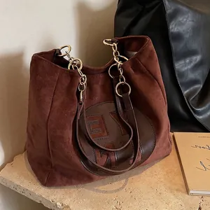 Sac Cabas Vintage Dépoli Grande Capacité Pour Femmes Sac à Épaule Décontracté Hiver Avec Bandoulière En Chaîne Métallique