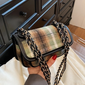 Retro plaid wool crossbody bag with gold chain strap and elegant leather trim detailing