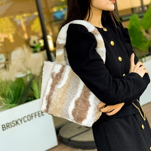 Damen Mode Plüsch Einkaufstasche Große Kapazität Urban Minimalistisch Gestreift Schultertasche Für Herbst Winter Täglich Pendler Mode
