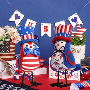 Independence Day bird figurines with US flag patterns for festive tabletop decoration