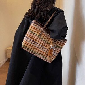 Large capacity houndstooth tote bag with brown leather straps and plush bear charm