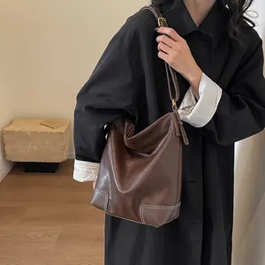 Sac Seau en Cuir PU pour Femmes Grande Capacité Vintage Surpiqûres Contrastées Sac à Bandoulière Navette Mode