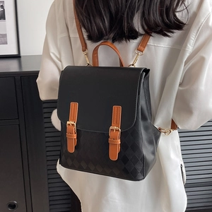 Vintage Lederrucksack mit Rautenmuster, Bommel-Anhänger und großem Fassungsvermögen für Damen