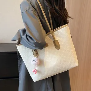 Women Large Capacity Tote Bag PU Leather Woven Checkerboard Shoulder Bag With Plush Monster Pendant Fashion Casual Handbag