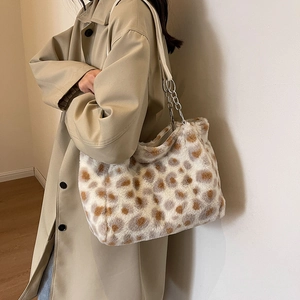 Plüsch-Tragetasche mit Leopardenmuster und Metallkette für Damen im Winter-Modestil