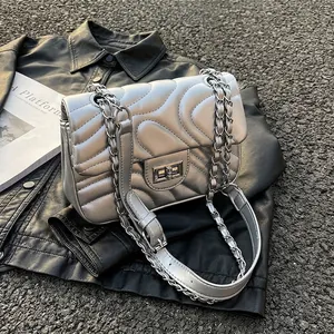Women Quilted Small Square Bag PU Leather Chain Shoulder Crossbody Bag With Metal Lock Elegant Fashion Party Purse