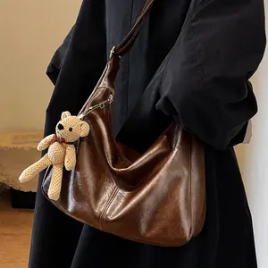 Bolso Tote de Cuero PU Retro para Mujer de Gran Capacidad Bolso de Hombro Elegante para Trabajo Con Colgante Oso de Punto