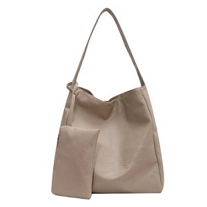 Große beige PU-Leder Shopper Tasche mit passender kleiner Reißverschlusstasche