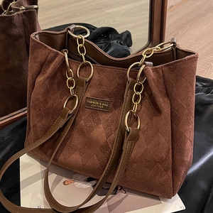 Retro brown quilted suede tote bag with large capacity and gold chain handle