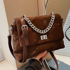 Sac à Épaule Matelassé Rétro pour Femmes en Cuir PU Grande Capacité Chaîne en Métal Sac Bandoulière Carré à la Mode pour Femmes