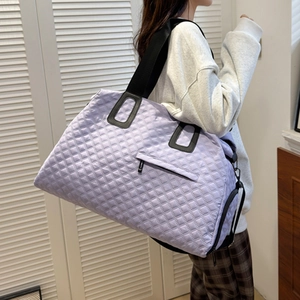 Bolso de viaje acolchado lavanda de gran capacidad con correa para fitness y viajes