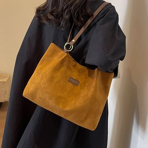 Vintage matte mustard yellow quilted tote bag with large capacity for women's shoulder wear