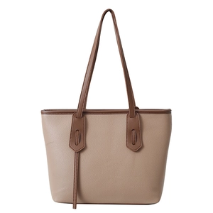 Minimalist large-capacity brown leather tote bag with stylish shoulder straps for commuting