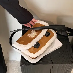 Petit Sac Bandoulière Vintage en Nubuck pour Femme avec Bordure en Fausse Fourrure et Broderie Ours Sac Carré pour Automne Hiver