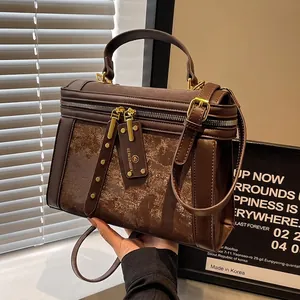 Damen Vintage PU Matiertes Leder Kleine Quadratische Umhängetasche Retro Mode Handtasche Mit Doppelreißverschluss Für Freizeit