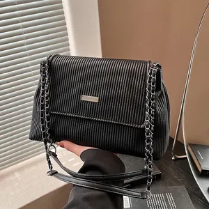 Women's Vintage Pleated PU Leather Shoulder Bag Large Capacity Tote Bag With Chain Strap Flap Crossbody Handbag For Daily Use