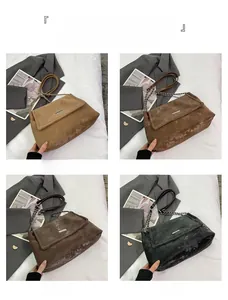 Grille détaillée des sacs cabas vintage en kaki, marron, café et noir avec chaîne métal