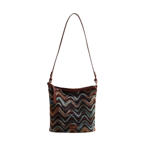 Retro retro bucket bag with colorful wavy weave texture and leather shoulder strap