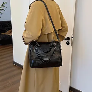 Borsa a Spalla da Donna Retro in Pelle PU Borsa a Mano Quadrata Trapuntata Vintage Con Catena in Metallo Tracolla Grande Capacità