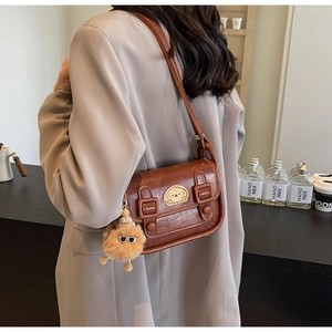 Petit sac carré vintage marron en PU avec broderie animale et pendentif en peluche doux