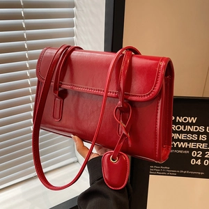 Large capacity vintage burgundy shoulder bag in glossy faux leather with double straps
