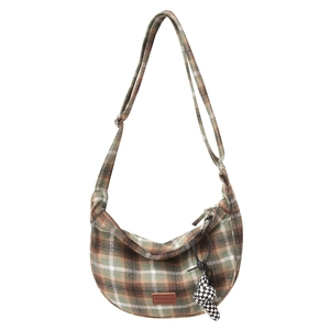Sac seau classique en nylon à carreaux verts avec sangle réglable et breloque damier