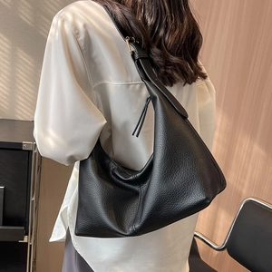 Large black hobo shoulder bag in premium lychee leather for women casual style