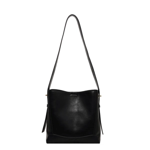 Borsa a secchiello minimalista in pelle nera con tracolla regolabile e finitura lucida