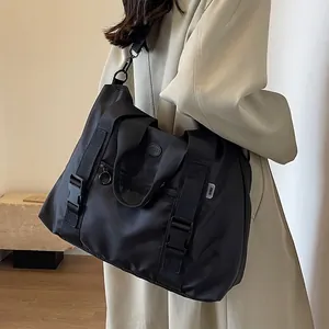 Sac de Voyage en Nylon pour Femmes Grande Capacité Fourre-Tout d'Épaule Imperméable Décontracté Sac Bandoulière Techwear Fonctionnel Sac Fitness