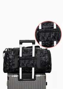 Détail du passant pour valise sur le sac de voyage pour un transport facile et sûr