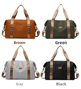 Sacs de voyage en nylon imperméable marron, vert, gris et noir avec poignées solides