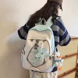 Zaino casual in stile giapponese celeste e beige con stampa UFO e ciondolo a forma di papera