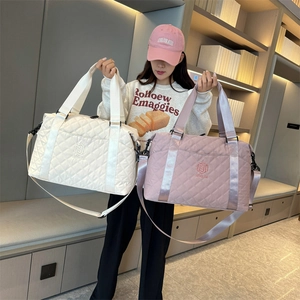 Quilted oxford fabric travel bag in beige and pink with large capacity and shoulder strap