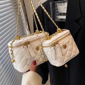 Women Quilted PU Leather Handbag Gold Chain Shoulder Crossbody Bag With Flower Decor Luxury Fashion Vanity Case Bag
