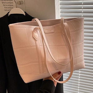 Pink crocodile pattern tote bag with large capacity for women's daily commuting