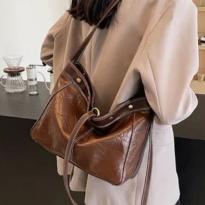 Women Large Capacity Tote Bag Wrinkled PU Leather Contrast Stitching Rivet Shoulder Crossbody Bag For Work Travel