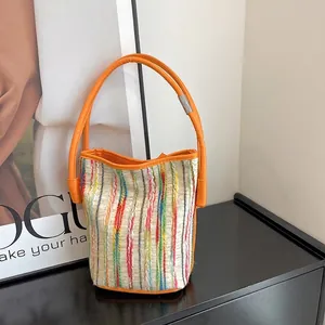Sac Seau Tissé À Rayures Colorées Pour Femmes Mode Été Fait À La Main Tricot Fourre-Tout Sac À Bandoulière Avec Poignée En Cuir Synthétique