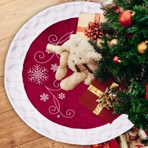 Jupe de sapin de Noël rouge avec bordure en dentelle blanche et broderie de flocons