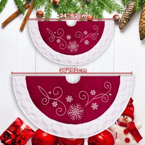 Détails du tapis de sapin de Noël en velours rouge avec flocons blancs et guide de taille