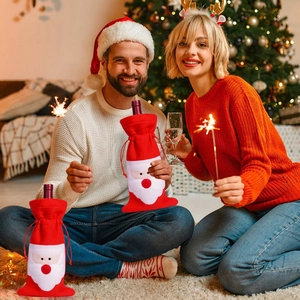 Festive Santa Claus plush wine bottle covers for Christmas dinner party table decor