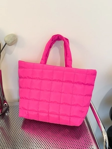Minimalist large capacity rose pink quilted tote bag with padded handles and square patterns