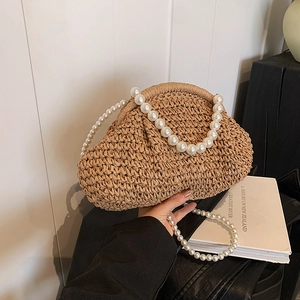 Sac en paille tressée à la mode avec poignées en perles et une longue bandoulière chaîne