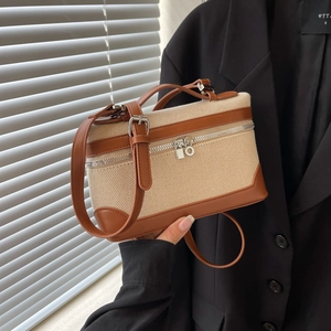Petit sac en toile rétro avec bordures en cuir marron et bandoulière zippée argentée