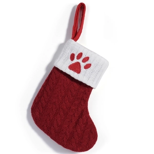 Roter und weißer gestrickter Weihnachtsstrumpf mit süßer Pfotenstickerei und Schlaufe