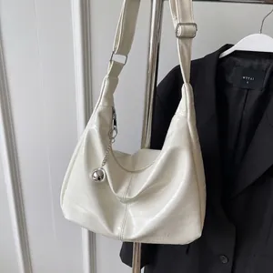 Grand Sac Hobo Femme en Cuir PU Mode Motif Crocodile Sac à Épaule Avec Pendentif Boule en Argent Fourre-Tout