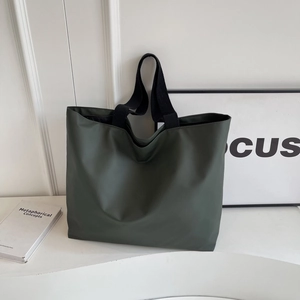 Minimalist large capacity olive green nylon tote bag for commuting and students
