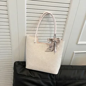 Sac Cabas Tissé Femme Grande Capacité en Cuir PU Sac à Main Bandoulière Avec Foulard en Soie Décoratif Nœud Chic