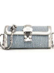 Borsa a tracolla cilindrica chic in denim blu e pelle argento con catena